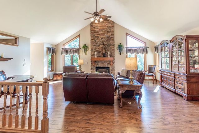 N1145 ROENA LANE, Hortonville, WI 54944