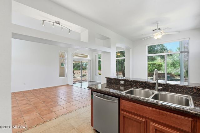 14097 N Forthcamp Court, Oro Valley, AZ 85755