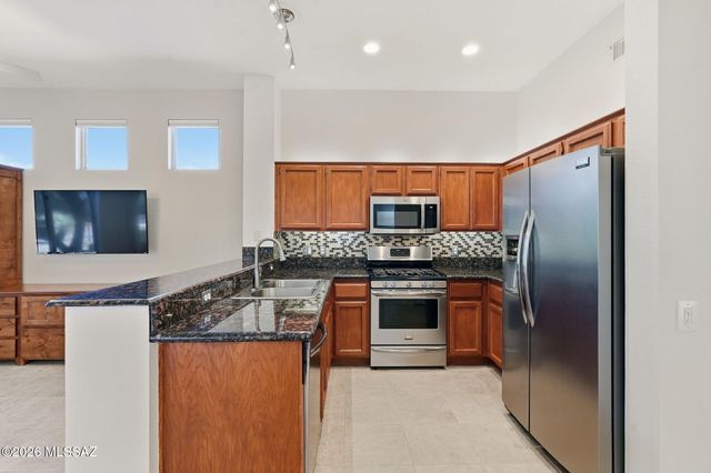14097 N Forthcamp Court, Oro Valley, AZ 85755