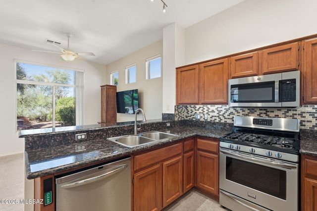 14097 N Forthcamp Court, Oro Valley, AZ 85755