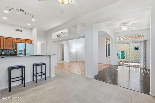 14097 N Forthcamp Court, Oro Valley, AZ 85755