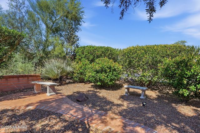 14097 N Forthcamp Court, Oro Valley, AZ 85755