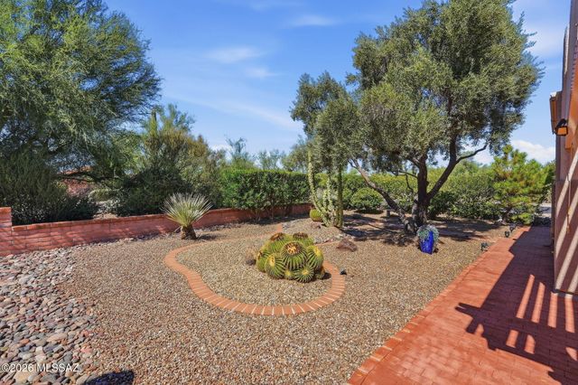 14097 N Forthcamp Court, Oro Valley, AZ 85755