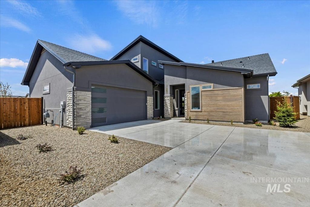 11281 S Corballis Ln, Kuna, ID 83634