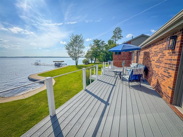 815 E Lake Mitchell Drive, Cadillac, MI 49601