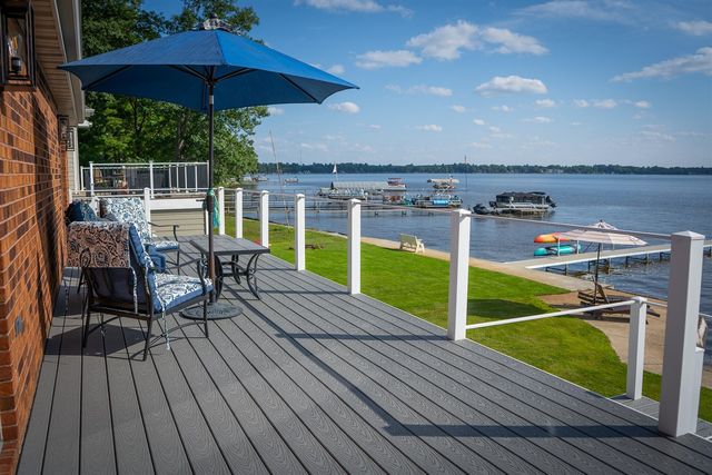 815 E Lake Mitchell Drive, Cadillac, MI 49601