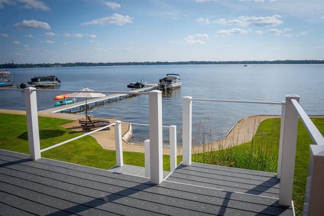 815 E Lake Mitchell Drive, Cadillac, MI 49601