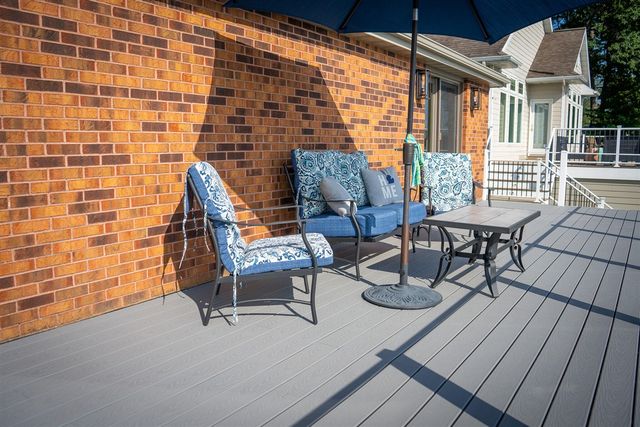 815 E Lake Mitchell Drive, Cadillac, MI 49601