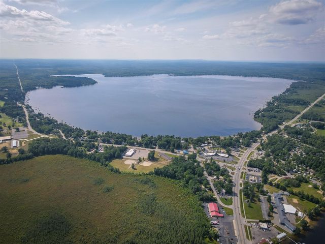 815 E Lake Mitchell Drive, Cadillac, MI 49601