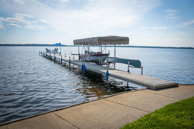 815 E Lake Mitchell Drive, Cadillac, MI 49601