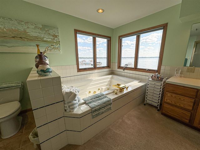 815 E Lake Mitchell Drive, Cadillac, MI 49601