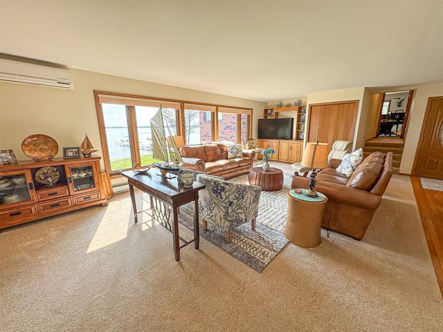 815 E Lake Mitchell Drive, Cadillac, MI 49601