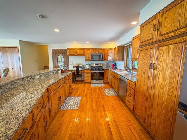 815 E Lake Mitchell Drive, Cadillac, MI 49601