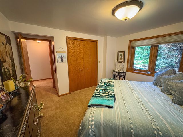 815 E Lake Mitchell Drive, Cadillac, MI 49601