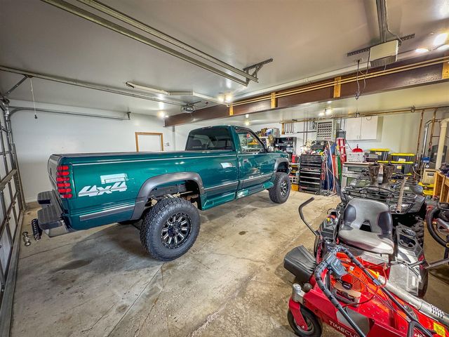 815 E Lake Mitchell Drive, Cadillac, MI 49601