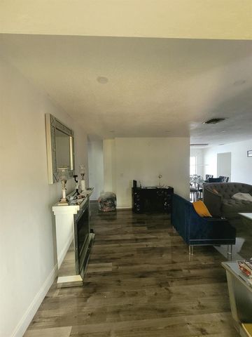 6641 Emerald Lake Drive, Miramar, FL 33023