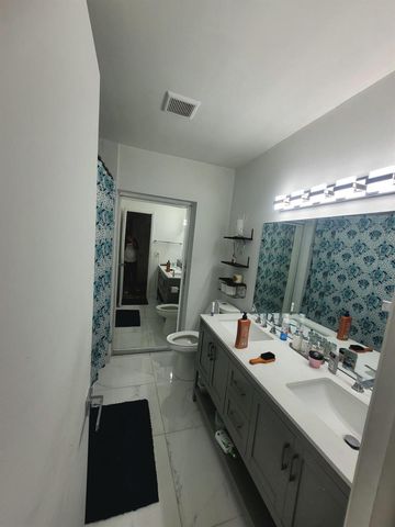 6641 Emerald Lake Drive, Miramar, FL 33023