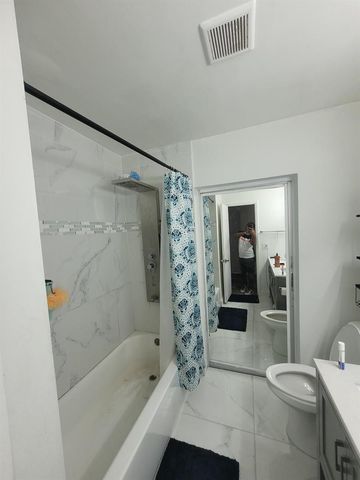 6641 Emerald Lake Drive, Miramar, FL 33023