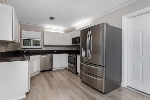 9200 SE Olympus Street, Hobe Sound, FL 33455