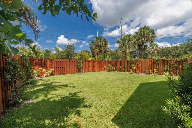 9200 SE Olympus Street, Hobe Sound, FL 33455