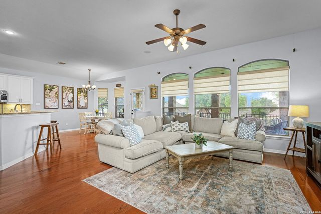 906 San Pedro, New Braunfels, TX 78132