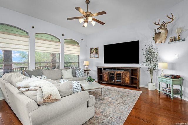 906 San Pedro, New Braunfels, TX 78132