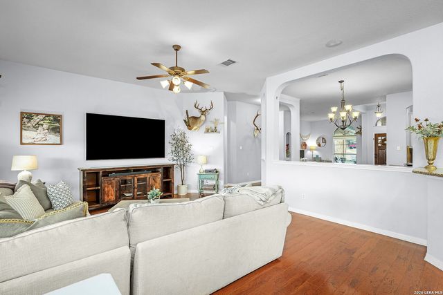 906 San Pedro, New Braunfels, TX 78132