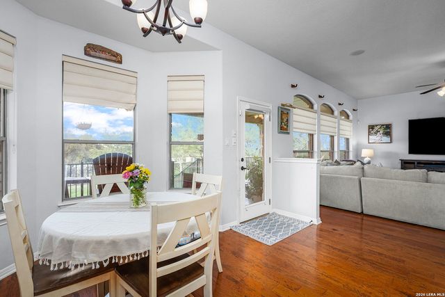 906 San Pedro, New Braunfels, TX 78132