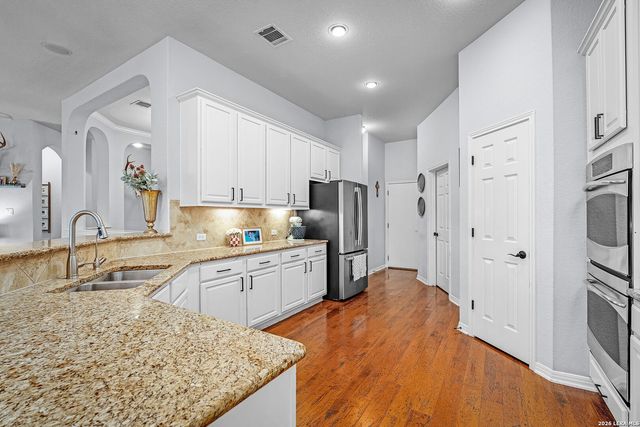 906 San Pedro, New Braunfels, TX 78132
