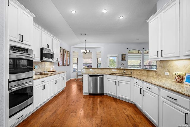 906 San Pedro, New Braunfels, TX 78132