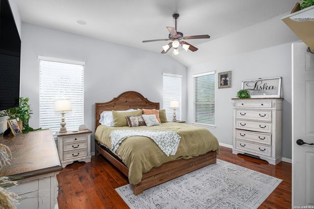 906 San Pedro, New Braunfels, TX 78132