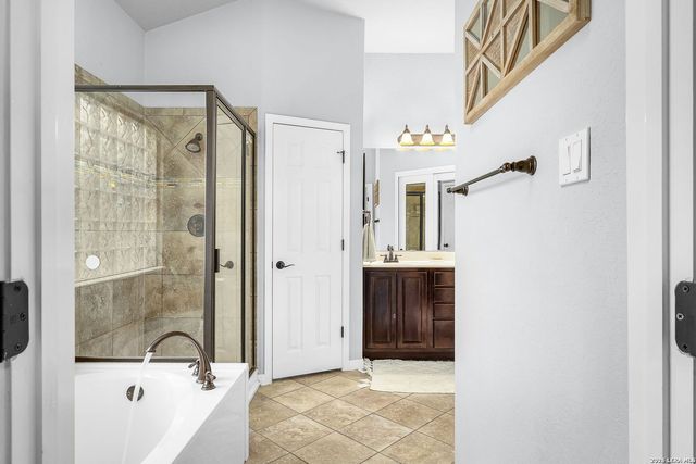 906 San Pedro, New Braunfels, TX 78132