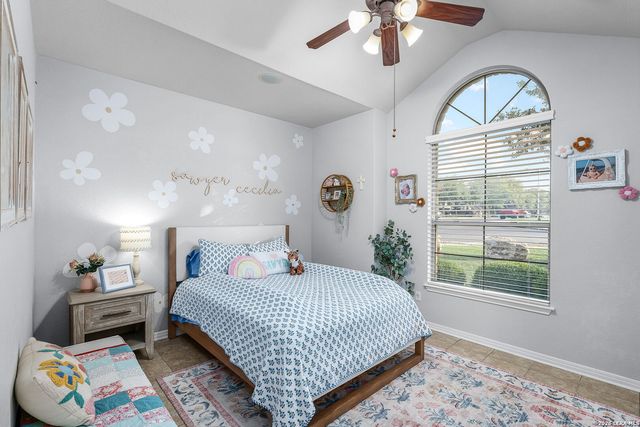 906 San Pedro, New Braunfels, TX 78132