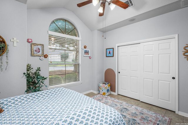 906 San Pedro, New Braunfels, TX 78132