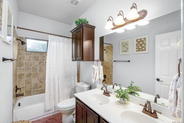 906 San Pedro, New Braunfels, TX 78132