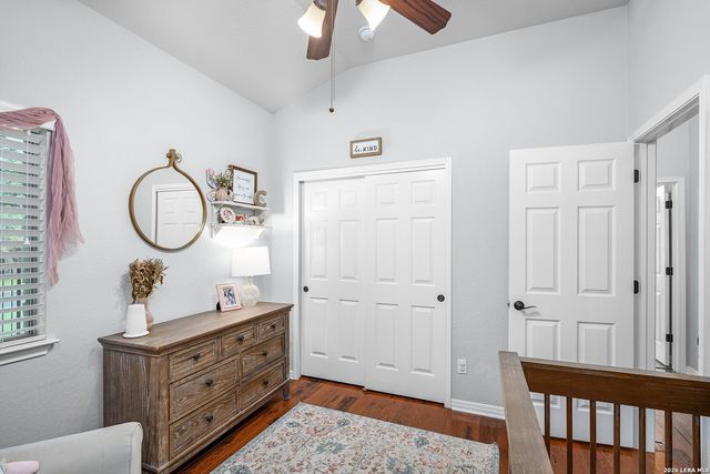 906 San Pedro, New Braunfels, TX 78132