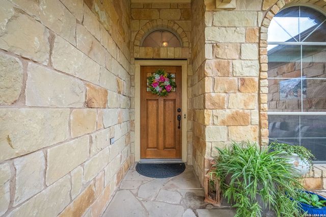 906 San Pedro, New Braunfels, TX 78132