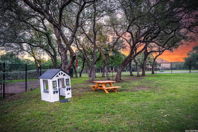 906 San Pedro, New Braunfels, TX 78132