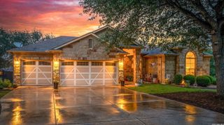 906 San Pedro, New Braunfels, TX 78132