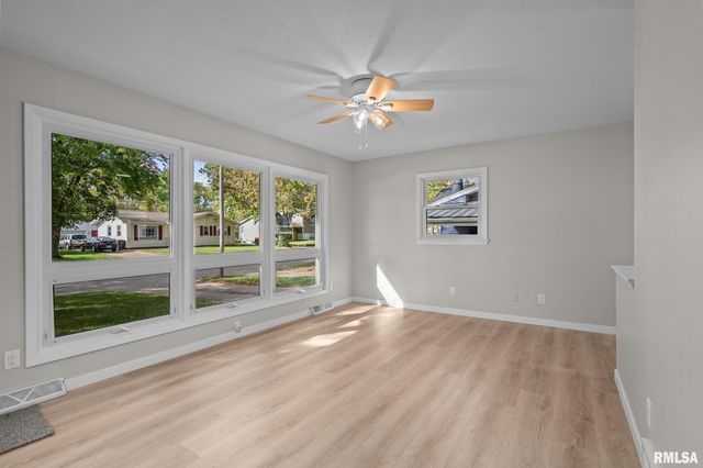 2625 HOLLY Drive, Bettendorf, IA 52722