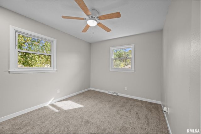 2625 HOLLY Drive, Bettendorf, IA 52722