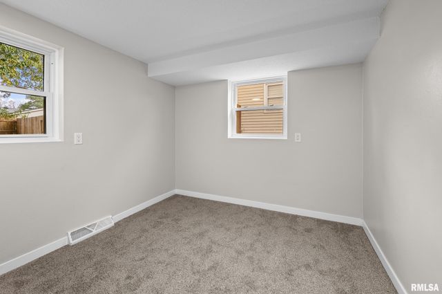 2625 HOLLY Drive, Bettendorf, IA 52722