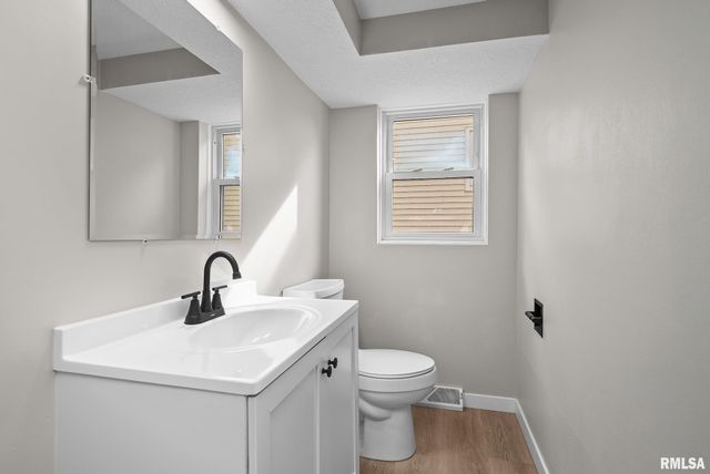 2625 HOLLY Drive, Bettendorf, IA 52722