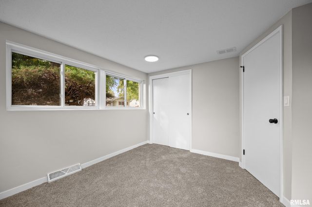 2625 HOLLY Drive, Bettendorf, IA 52722