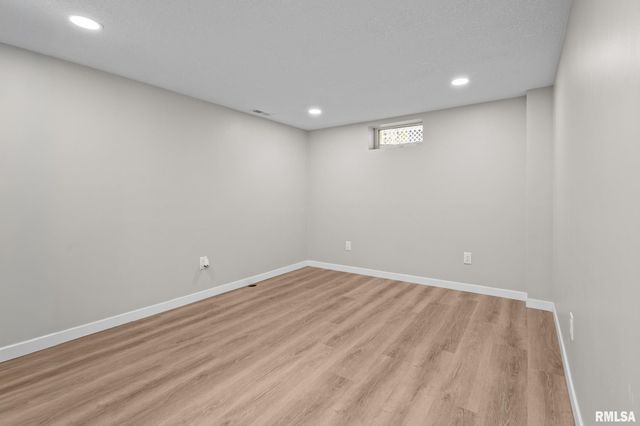 2625 HOLLY Drive, Bettendorf, IA 52722