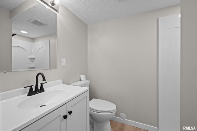 2625 HOLLY Drive, Bettendorf, IA 52722