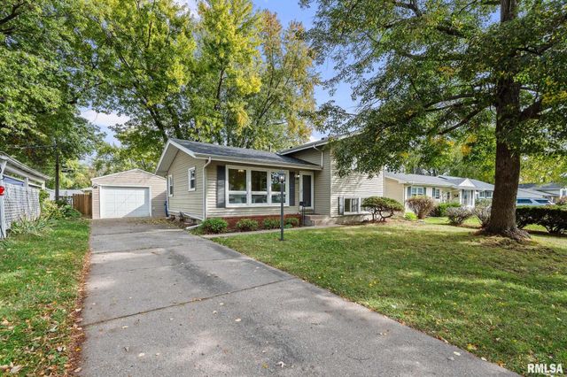 2625 HOLLY Drive, Bettendorf, IA 52722