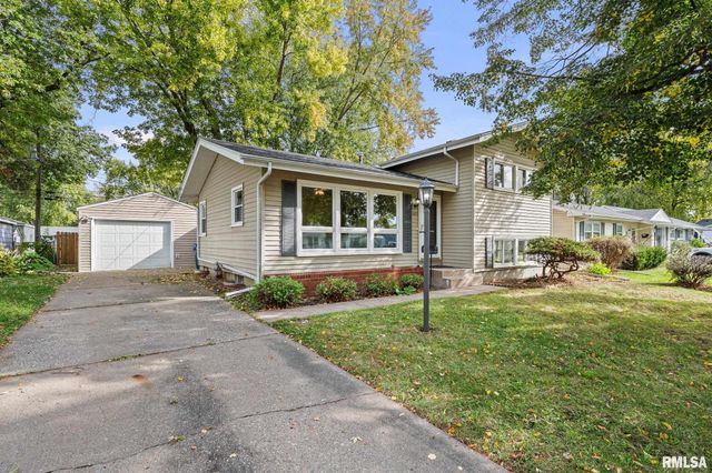 2625 HOLLY Drive, Bettendorf, IA 52722