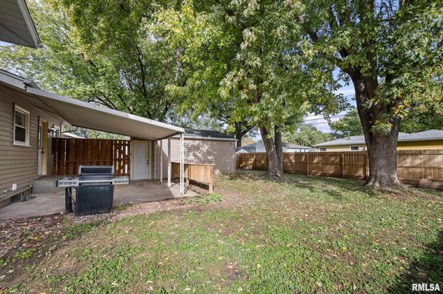 2625 HOLLY Drive, Bettendorf, IA 52722