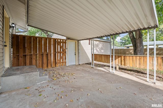 2625 HOLLY Drive, Bettendorf, IA 52722